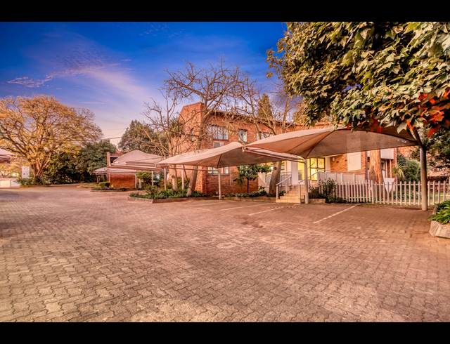 625M² OFFICE FOR SALE IN PARKTOWN
